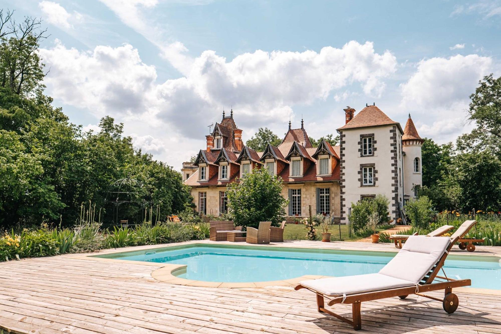 Chateau Du Guerinet Saint-Priest-Bramefant Buitenkant foto
